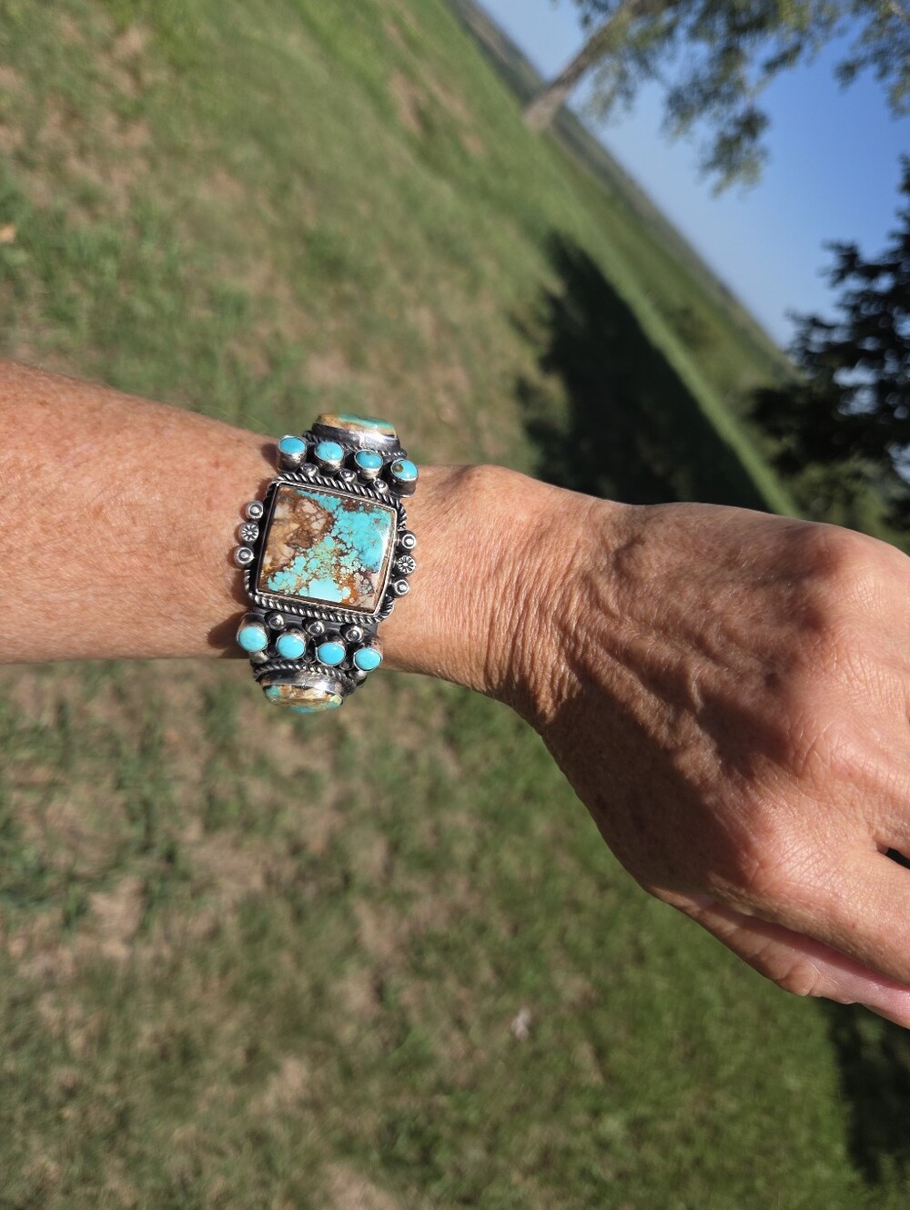 Stunning Navajo Made Royston Turquoise Sterling Silver Cuff - Picture 9 of 15